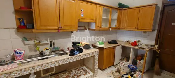 image RUMAH MEWAH HOEK DENGAN KOLAM RENANG DI BINTARO  (6)