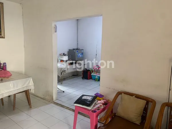 image DIJUAL RUMAH STRATEGIS & NYAMAN LOKASI FAVORIT JAKARTA SELATAN, COCOK UNTUK HUNIAN KELUARGA MAUPUN INVESTASI JANGKA PANJANG. (5)
