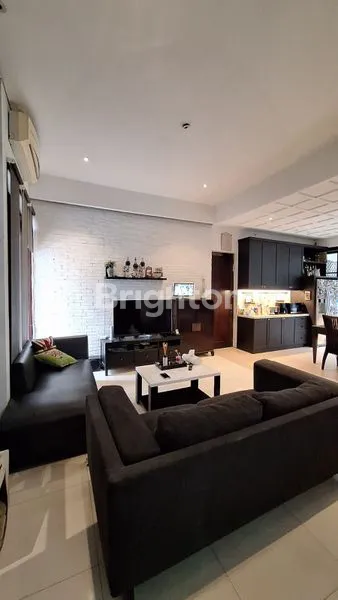 image RUMAH BESAR 2 LANTAI SEMI FURNISH DI BINTARO JAYA SEKTOR 9 (2)