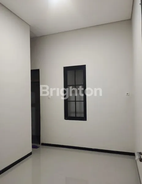 image SIAP HUNI RUMAH BARU NIRWANA EKSEKUTIF BEBAS BANJIR HANYA 1M AN (8)