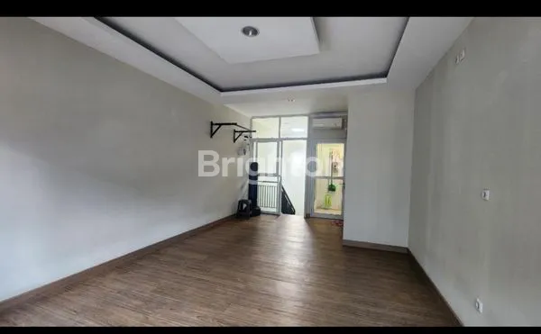 image RUMAH 3 LANTAI DIJUAL DI JL MANGGIS (2)