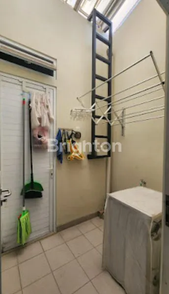 image RUMAH 3 LANTAI DIJUAL DI JL MANGGIS (5)