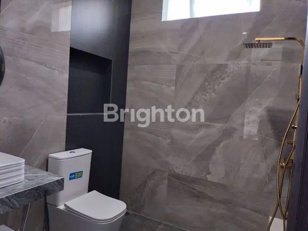 image DI JUAL RUMAH MEWAH  ARAYA  MALANG (6)