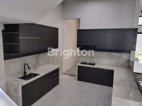 image DI JUAL RUMAH MEWAH  ARAYA  MALANG (7)