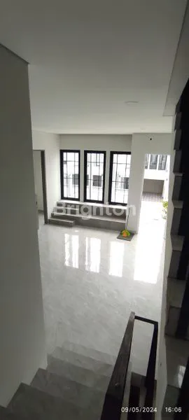 image RUMAH HOOK BSD, LT 120M², 4+1 KT, HARGA SPESIAL (2)