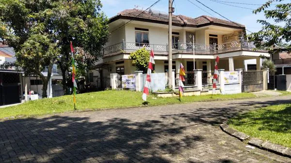 image JUAL RUMAH BESAR DI HOOK (1)