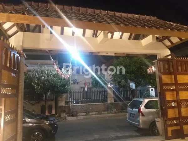 image RUMAH LUAS SHM, 7 KAMAR & CARPORT 4 MOBIL (2)