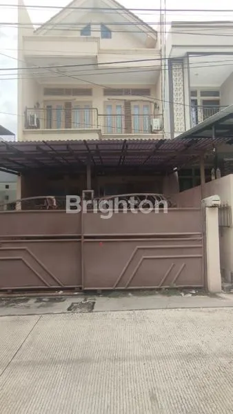 image DI JUAL CEPAT RUMAH 3 LANTAI SIAP HUNI DI GADING PRATAMA KELAPA GADING JAKARTA UTARA (1)