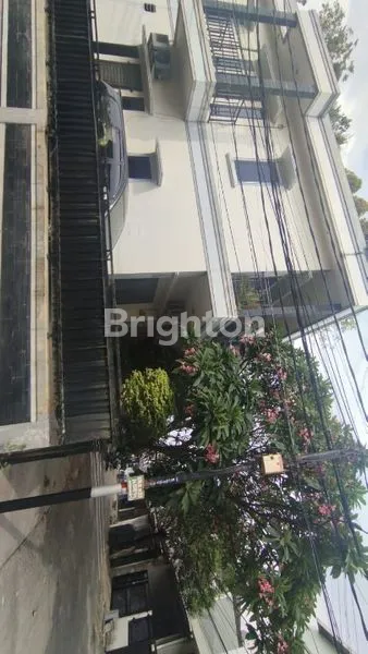 image DI JUAL CEPAT RUMAH 2 LANTAI POSISI HOOK, RAPI DAN SIAP HUNI DI KOMPLEK BCS KELAPA GADING JAKARTA UTARA (6)