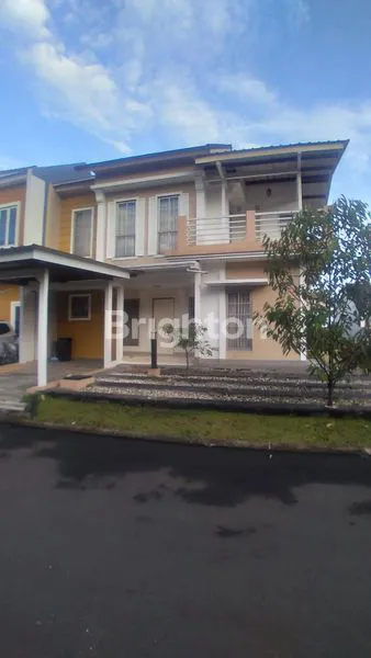 image RUMAH MEWAH 2 LANTAI DI CLUSTER ROYAL TAJUR BOGOR (1)