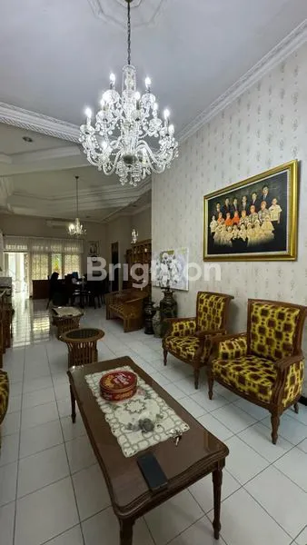 image RUMAH DHARMAHUSADA INDAH BARAT 1,5 LANTAI LOKASI STRATEGIS (7)