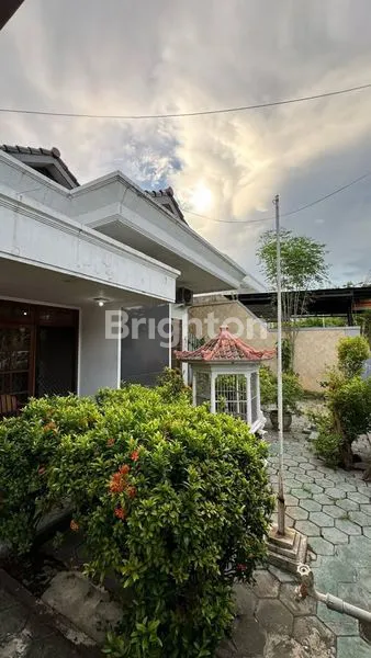 image RUMAH DHARMAHUSADA INDAH BARAT 1,5 LANTAI LOKASI STRATEGIS (4)