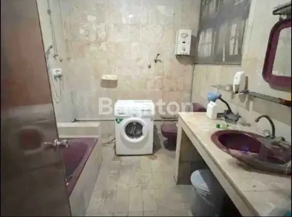 image RUMAH KLASIK LUAS DI LINGKUNGAN KOMPLEKS NYAMAN - JAKSEL (8)