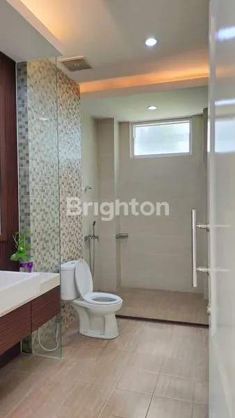 image RUMAH LUAS 2 LANTAI DI ARGOPURO JEMBER, LT 670M² (3)