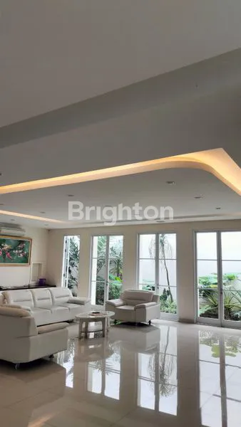 image RUMAH LUAS 2 LANTAI DI ARGOPURO JEMBER, LT 670M² (2)