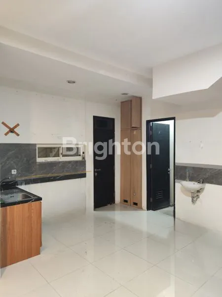 image JUAL RUMAH 2LANTAI DE CASA SEMI FURNISH MENGANTI WIYUNG SURABAYA BARAT (3)