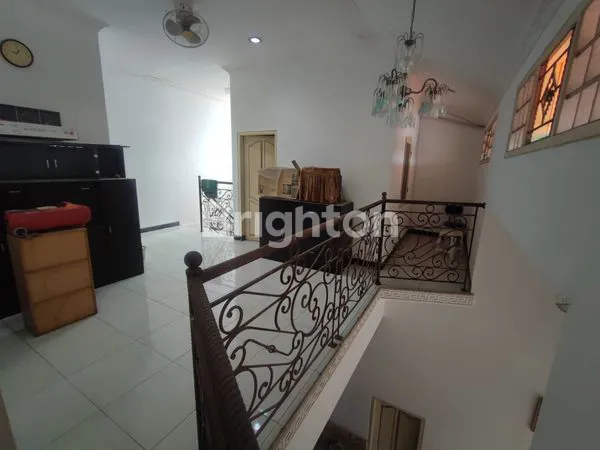 image RUMAH 1 ½ LANTAI KUALA MAS PANGGUNG LOR TANAH MAS SEMARANG UTARA DEKAT STASIUN PONCOL PELABUHAN TANJUNG MAS (5)