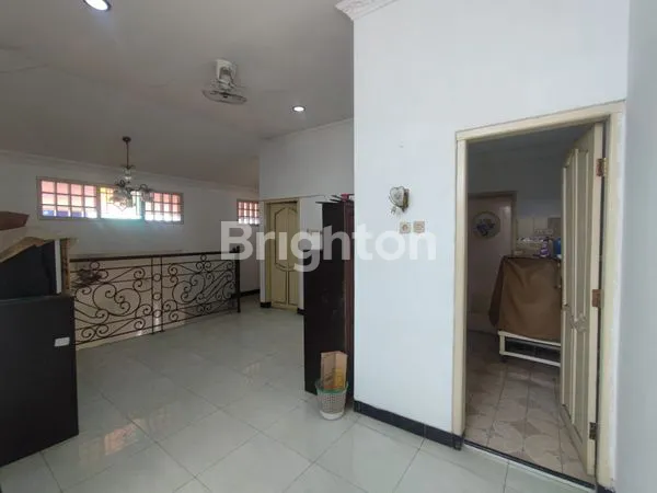 image RUMAH 1 ½ LANTAI KUALA MAS PANGGUNG LOR TANAH MAS SEMARANG UTARA DEKAT STASIUN PONCOL PELABUHAN TANJUNG MAS (4)