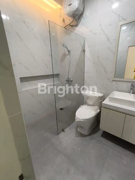 image RUMAH BARU MINIMALIS MODERN 2 LANTAI SEMI FURNIAHED MERUYA JAKARTA BARAT (5)