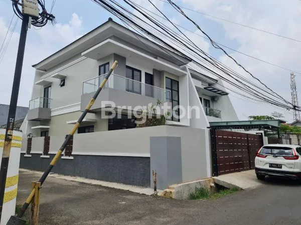 image THE NEW TOWNHOUSE 2 LANTAI DUREN SAWIT JAKARTA TIMUR HOOK STRATEGIS BEBAS BANJIR\N (1)