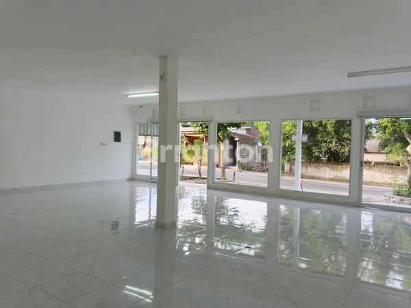 image RUKO BAGUS PINGGIR JALAN RAYA SIAP PAKAI (6)