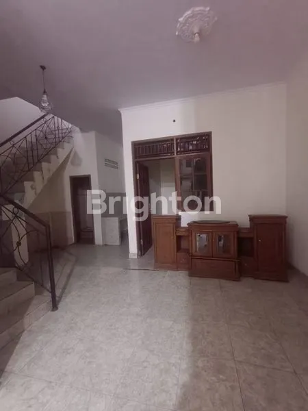 image RUMAH 2 LANTAI LT 90 LB 130 DI PAMULANG (3)