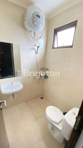 image RUMAH 2 LANTAI FURNISH LENGKAP DI BSD (6)