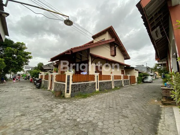 image RUMAH NYAMAN DALAM PERUMAHAN DEKAT AMBARRUKMO PLAZA (7)
