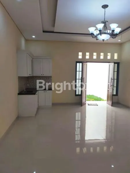 image RUMAH AMERICAN MODERN 2 LANTAI DI KEMANGGISAN, JAKARTA BARAT (3)