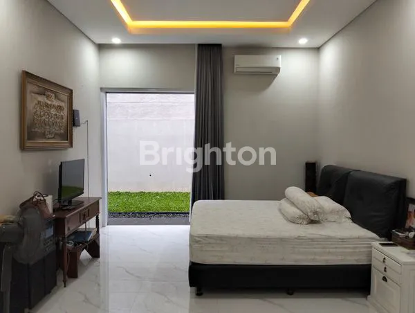 image RUMAH MEWAH 2 LANTAI DI TAMAN BOROBUDUR TIMUR (5)