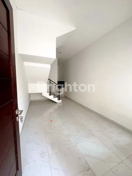 image RUMAH BARU DURI KEPA 1.25M ROW MOBIL DKT TANJUNG DUREN JAKARTA BARAT (2)
