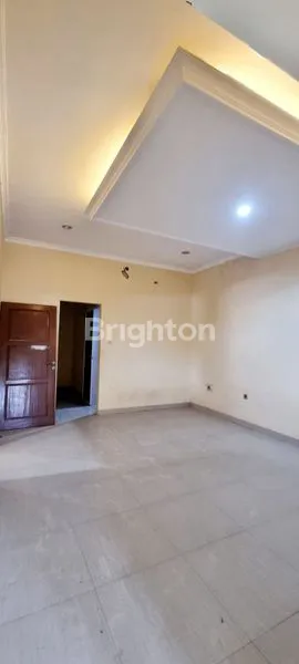 image RUMAH MEWAH HOEK TAMAN PALEM LESTARI CENGKARENG BARAT JAKARTA BARAT (2)