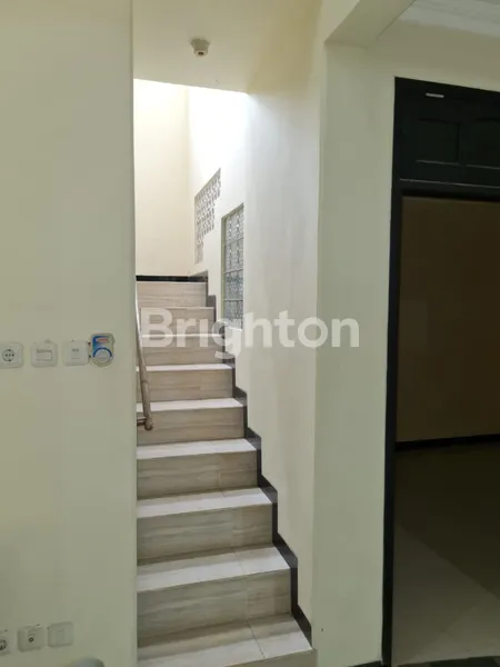 image RUMAH SELESAI RENOVASI RUNGKUT MENANGGAL HARAPAN SURABAYA TIMUR - ADA PGN & KITCHEN SET (6)