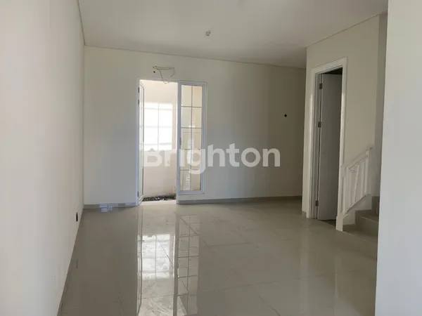 image PURI GALAXY SURABAYA UNIT BARUS GRESS READY ROW JALAN LEBAR 3 MOBIL (2)