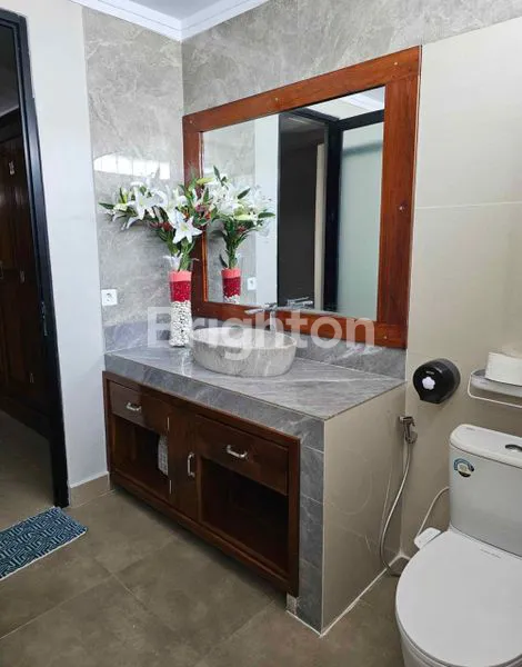 image RUMAH SEMI VILLA DENGAN 3 KAMAR TIDUR DI UNGASAN (5)