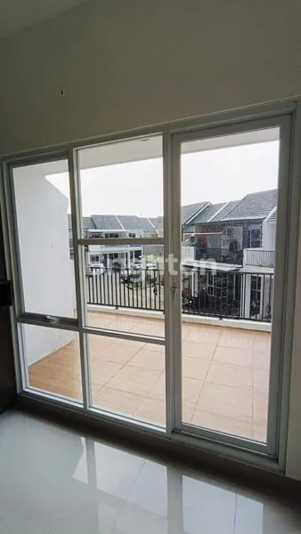 image RUMAH 2 LANTAI SEMI FURNISHED DI ARYANA KARAWACI (5)