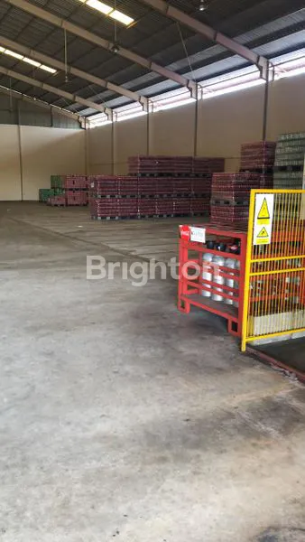 image GUDANG PREMIUM FOOD GRADE LOADING DOCK PANAM PEKANBARU (5)