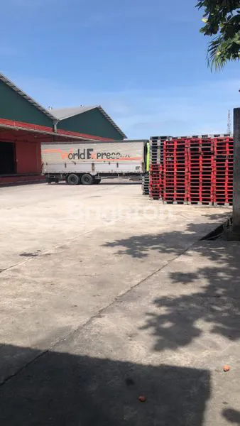 image GUDANG PREMIUM FOOD GRADE LOADING DOCK PANAM PEKANBARU (1)