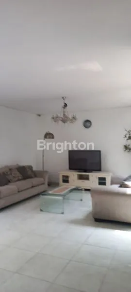 image RUMAH LUAS DI RAFFLES HILLS (4)