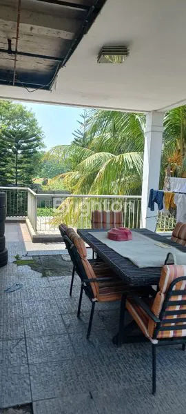 image RUMAH LUAS DI RAFFLES HILLS (3)