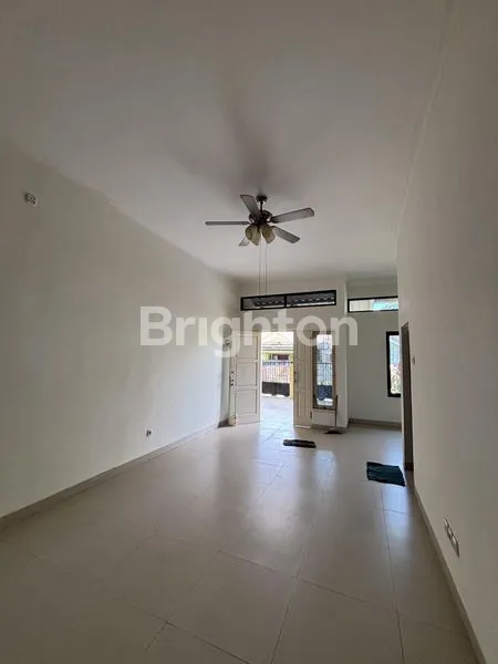 image RUMAH RAPI SIAP HUNI DI KENCANA LOKA BSD (3)