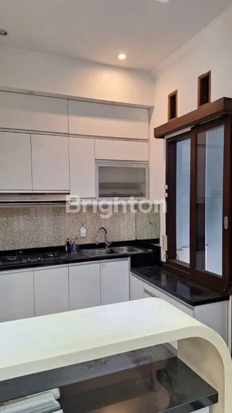 image RUMAH 2 LANTAI DI JIMBARAN, 5 KT & SEMI-FURNISHED (5)