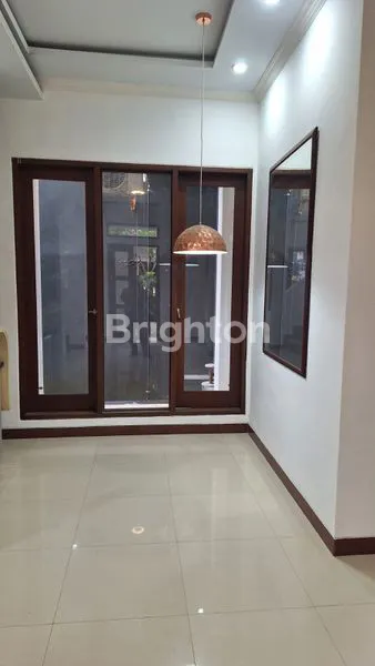 image RUMAH 2 LANTAI DI JIMBARAN, 5 KT & SEMI-FURNISHED (6)