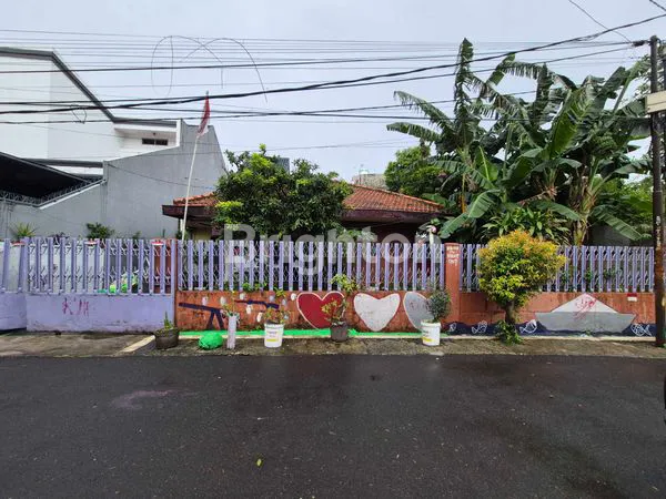 image HUNIAN STRATEGIS  3KT DI JALAN BOURAQ, JAKSEL (1)