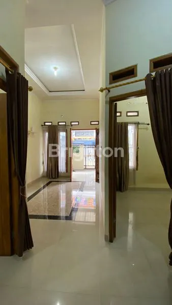 image RUMAH CANTIK SIAP HUNI SEMI FURNISH DI SUKMAJAYA DEPOK DEKAT PASAR AGUNG (2)