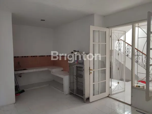 image RUMAH 3 KT DI LEGENDA WISATA  CIBUBUR (2)