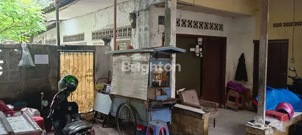 image DIJUAL RUMAH TUA HITUNG TANAH + BONUS 2 KIOS AKTIF - LOKASI STRATEGIS MAMPANG PRAPATAN  JAKARTA SELATAN (5)