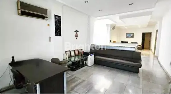 image RUMAH 3 LANTAI SHM DI TUBAGUS ANGKE, SIAP HUNI (6)