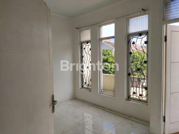 image HUNIAN STRATEGIS 4KT DEKAT TOL & STASIUN (8)