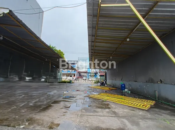 image DISEWAKAN LAHAN USAHA 643 M² EX CARWASH | LEBAR 13,5 M | FLEKSIBEL UNTUK BERBAGAI USAHA (1)